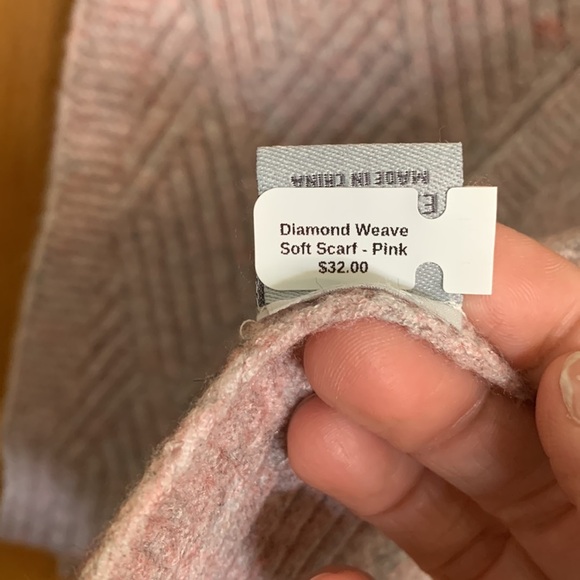 NWT C.C Pink/grey Diamond Weave Soft Scarf - Picture 4 of 8